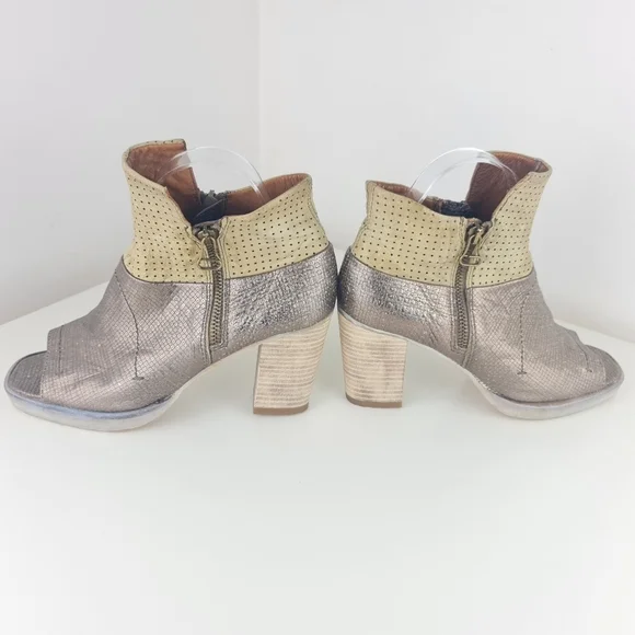 Mjus Shoes Leather Perforated Ankle Boots Size 38 or 8 Booties Side Zip - Picture 7 of 12